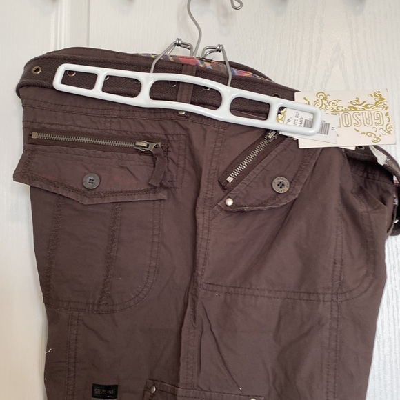 Dark brown cargo pants-capri style with removable belt-lightweight - Picture 6 of 8